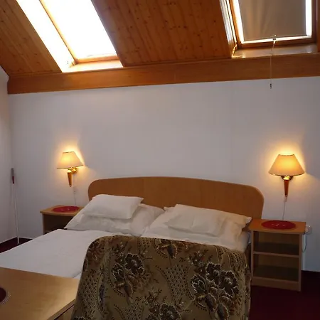 Hotel Aero & Etterem Jakabszállás