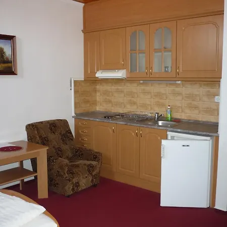 Hotel Aero & Etterem Jakabszállás